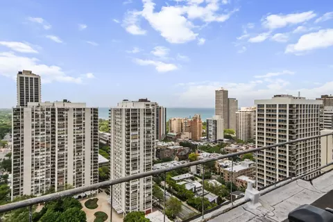 View/Area - Undisclosed, Chicago, IL 60610 photo 1 of 2