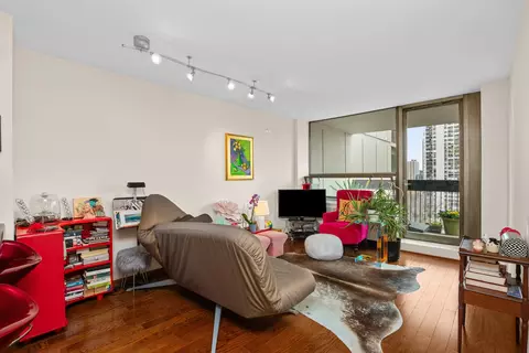 Living - Undisclosed, Chicago, IL 60610 photo 3 of 4