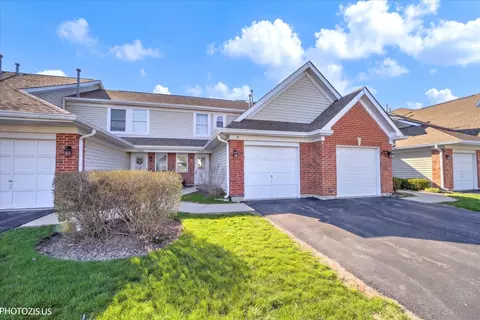 208 Westminster Ct #D, Schaumburg, IL 60193
