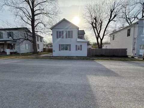 209 N Benton St, New Athens, IL 62264