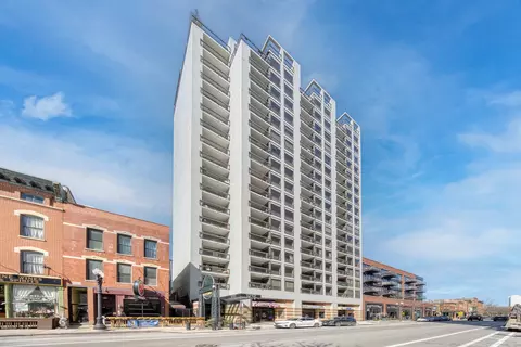 1212 N Wells St #1602, Chicago, IL 60610