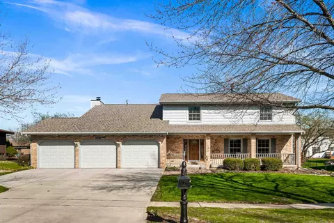 2203 Oakwood Ave, Bloomington, IL 61704