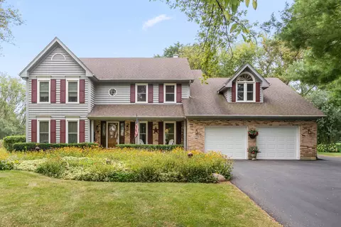 40 W035 Deer Run Dr, Saint Charles, IL 60175