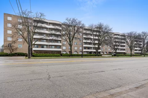 6400 N Cicero Ave #611, Lincolnwood, IL 60712