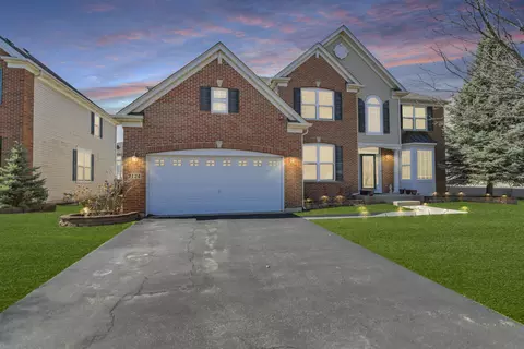 2124 Amelia Ln, Hoffman Estates, IL 60192