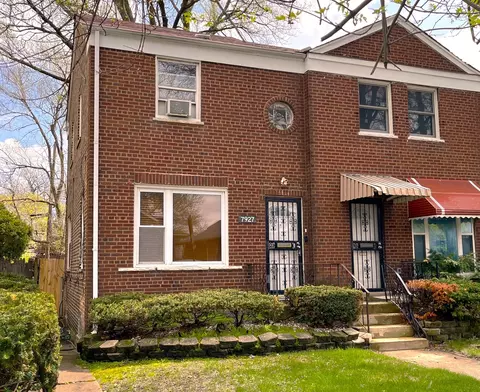 7927 S Jeffery Blvd, Chicago, IL 60617