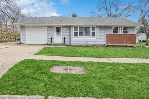 3005 Oak Grove Ln, Rockford, IL 61108