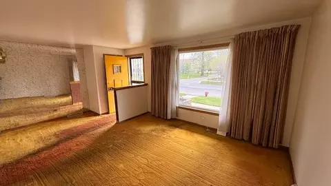 Living - 456 E 90th St, Chicago, IL 60619 photo 1 of 1