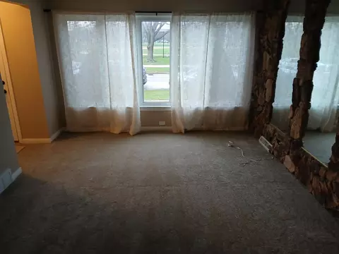 Living - Undisclosed, Chicago, IL 60638 photo 1 of 2