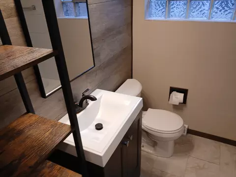 Bath - Undisclosed, Chicago, IL 60638 photo 1 of 3