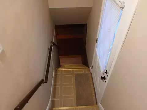 Entry Way - Undisclosed, Chicago, IL 60638 photo 2 of 2