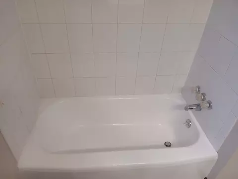 Bath - Undisclosed, Chicago, IL 60638 photo 2 of 3