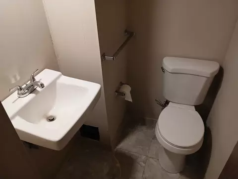 Bath - Undisclosed, Chicago, IL 60638 photo 3 of 3
