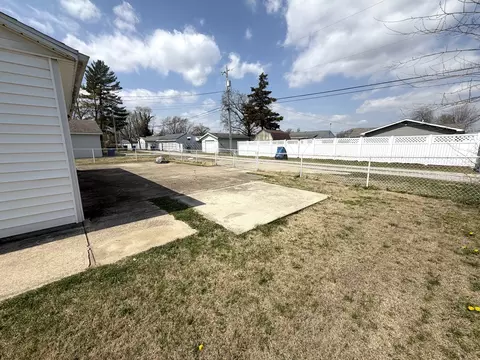 Exterior - 1444 E 4th St, Centralia, IL 62801 photo 2 of 3