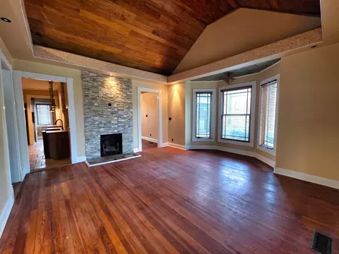 Living - 102 W 3rd St, Flora, IL 62839 photo 7 of 10