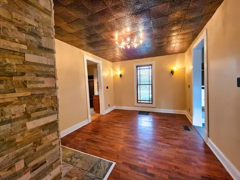 Living - 102 W 3rd St, Flora, IL 62839 photo 8 of 10