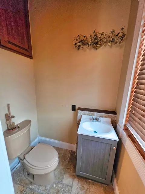 Bath - 102 W 3rd St, Flora, IL 62839 photo 7 of 7