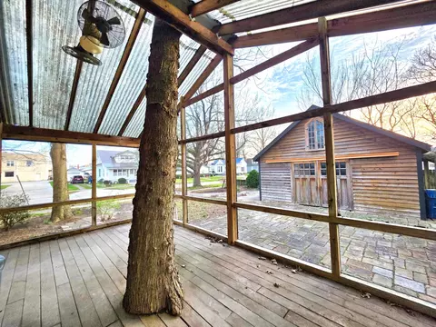 Exterior - 102 W 3rd St, Flora, IL 62839 photo 5 of 23