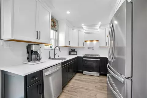 Kitchen - 5303 Riviera Blvd, Plainfield, IL 60586 photo 1 of 2