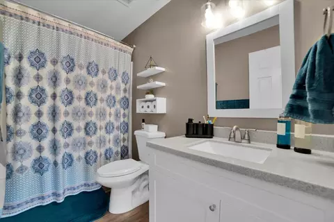Bath - 5303 Riviera Blvd, Plainfield, IL 60586 photo 4 of 5