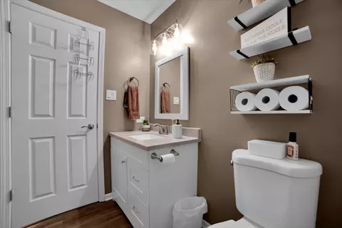 Bath - 5303 Riviera Blvd, Plainfield, IL 60586 photo 3 of 5