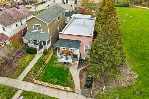 2144 Dewey Ave, Evanston, IL 60201