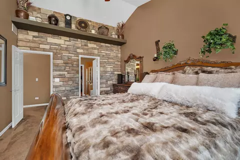 Bedroom - 24405 Glenbrook Ct, Plainfield, IL 60585 photo 2 of 4