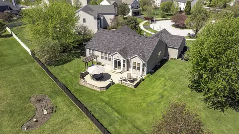 View/Area - 24405 Glenbrook Ct, Plainfield, IL 60585 photo 2 of 9