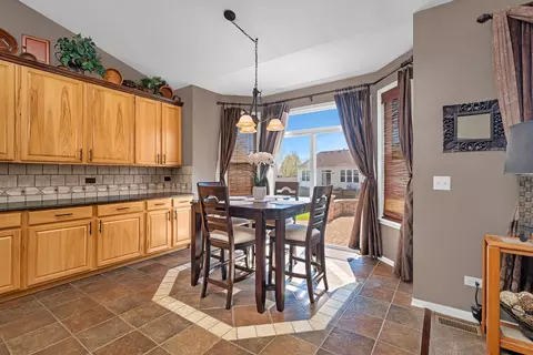 Kitchen - 24405 Glenbrook Ct, Plainfield, IL 60585 photo 6 of 6