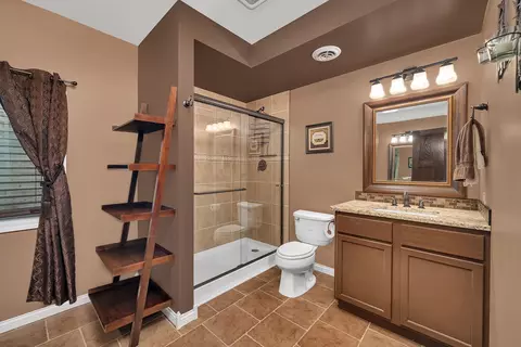 Bath - 24405 Glenbrook Ct, Plainfield, IL 60585 photo 4 of 4