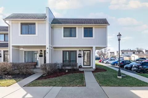 556 Chard Ct, Grayslake, IL 60030