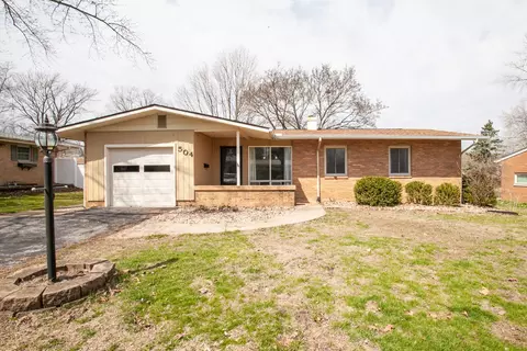 Exterior - 504 Radliff Rd, Bloomington, IL 61701 photo 2 of 4