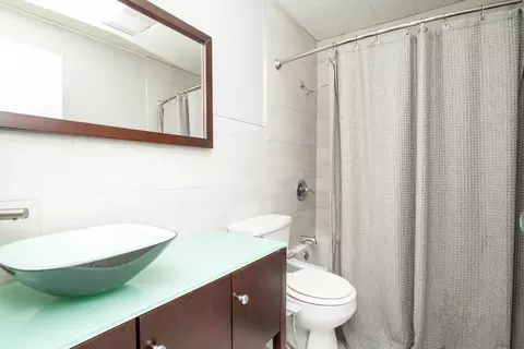 Bath - 504 Radliff Rd, Bloomington, IL 61701 photo 1 of 1