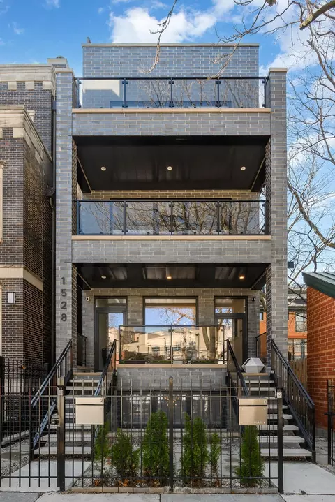 1528 N Elk Grove Ave #1, Chicago, IL 60622