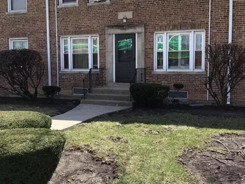 912 W Roosevelt Rd #1, Broadview, IL 60155