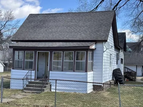 224 S Main St, Kingston, IL 60145