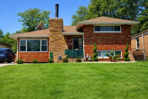 17112 Whittier Ave, Hazel Crest, IL 60429