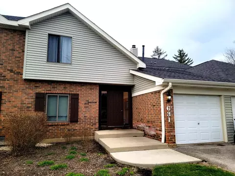 631 Cross Creek Dr #C, Roselle, IL 60172