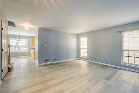 Living - 6021 Golfview Dr, Gurnee, IL 60031 photo 1 of 8