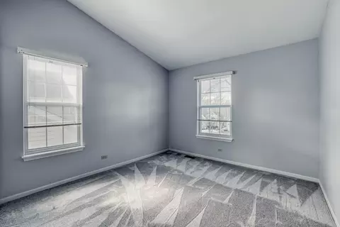 Bedroom - 6021 Golfview Dr, Gurnee, IL 60031 photo 1 of 5