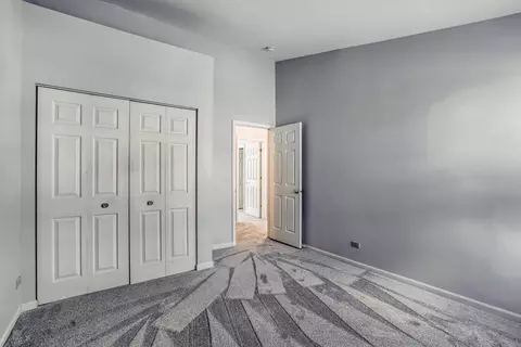 Bedroom - 6021 Golfview Dr, Gurnee, IL 60031 photo 3 of 5