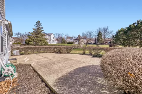 Exterior - 6021 Golfview Dr, Gurnee, IL 60031 photo 6 of 7
