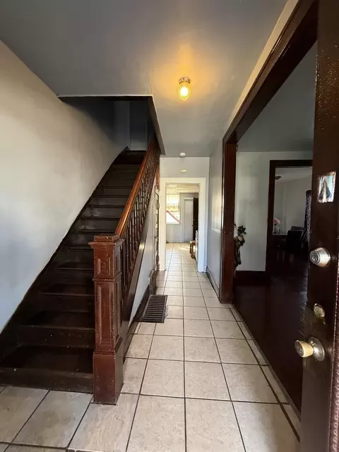 Entry Way - 357 S Rosewood Ave, Kankakee, IL 60901 photo 1 of 3