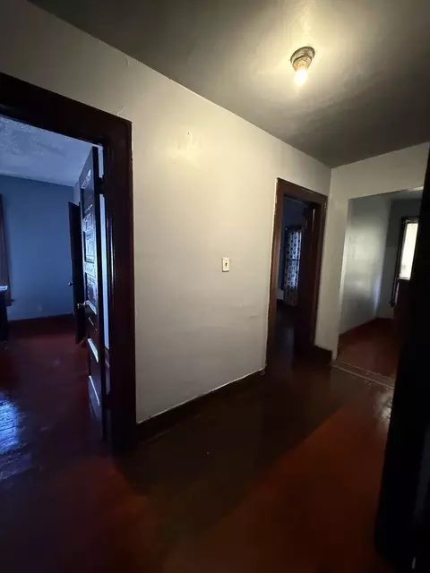 Entry Way - 357 S Rosewood Ave, Kankakee, IL 60901 photo 3 of 3