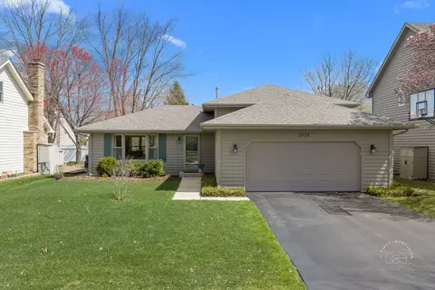 2512 Leach Dr, Naperville, IL 60564