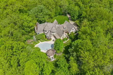 View/Area - 33 W551 Hub Rd, Wayne, IL 60184 photo 3 of 4