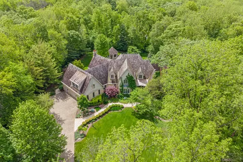 View/Area - 33 W551 Hub Rd, Wayne, IL 60184 photo 2 of 4