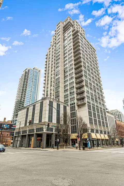 200 W Grand Ave #2103, Chicago, IL 60654