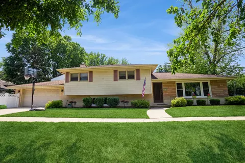 2619 Manor Ln, Park Ridge, IL 60068
