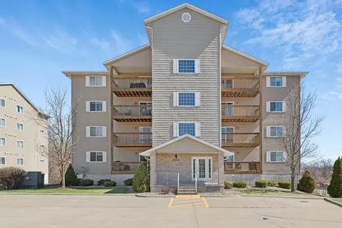 4107 Creek Hill Dr #07, Bettendorf, IA 52722